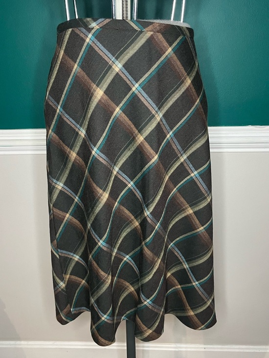 LOFT Dresses & Skirts - Women’s Plaid A-Line Skirt in Black and Brown